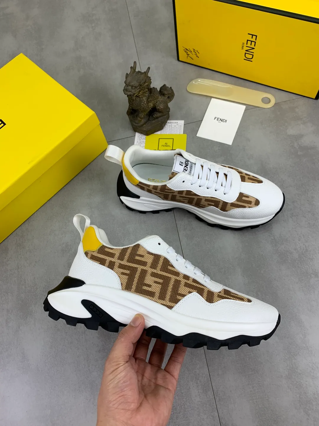 ​Men's shoes 💰P440 💰【New】Little monster 🆘 New FENDI 🕶️🕶️Simple routing effect, showing an elegant and cool driving shoe 🎬Using imported calfskin + first-layer pigskin lining🐂Excellent material🎬Detailed workmanship 🤗Comfortable foot feel➰➰. ​Pair it with any outfit to show your taste and temperament, low-key luxury ♻️Design ​simple and elegant ​noble and fashionable 🍃​Very loved and favored by trendy men 💓❤️Size: 38-44 (45 customized) 3️⃣ colors available